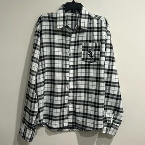 Women’s plaid White Sox button-down